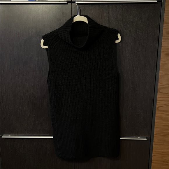 Aritzia Wilfred 100% wool (Italian yarn) sleeveless turtleneck sweater vest - Picture 2 of 5
